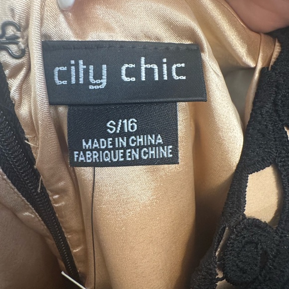 City Chic All Class Lacey overlay Black Dress Size 16 - Picture 11 of 16